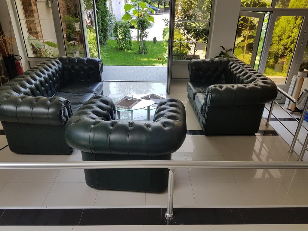 Lira Inn Ni Εξωτερικό φωτογραφία