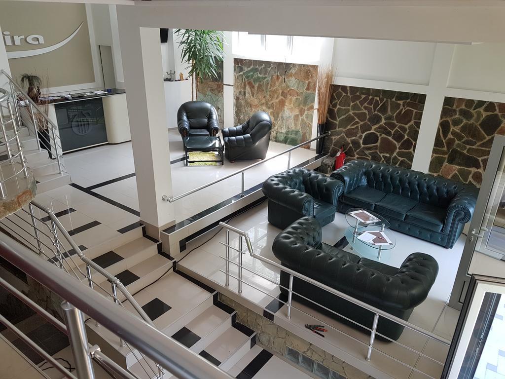 Lira Inn Ni Εξωτερικό φωτογραφία