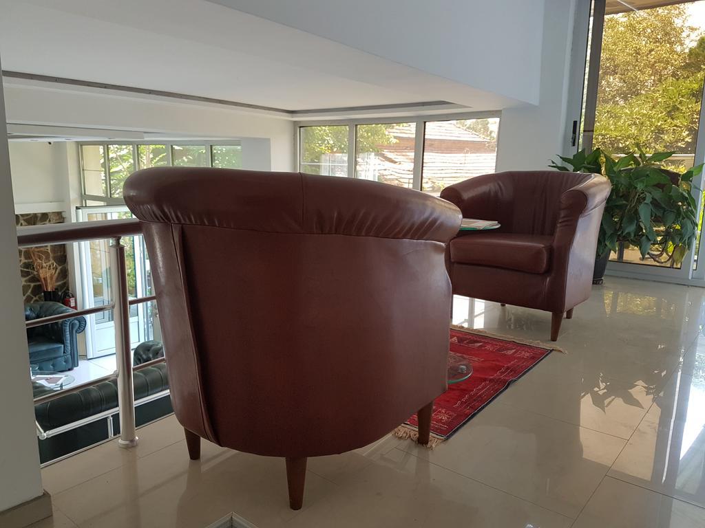 Lira Inn Ni Εξωτερικό φωτογραφία
