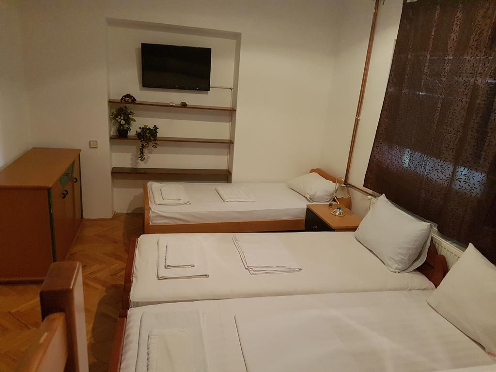 Lira Inn Ni Εξωτερικό φωτογραφία