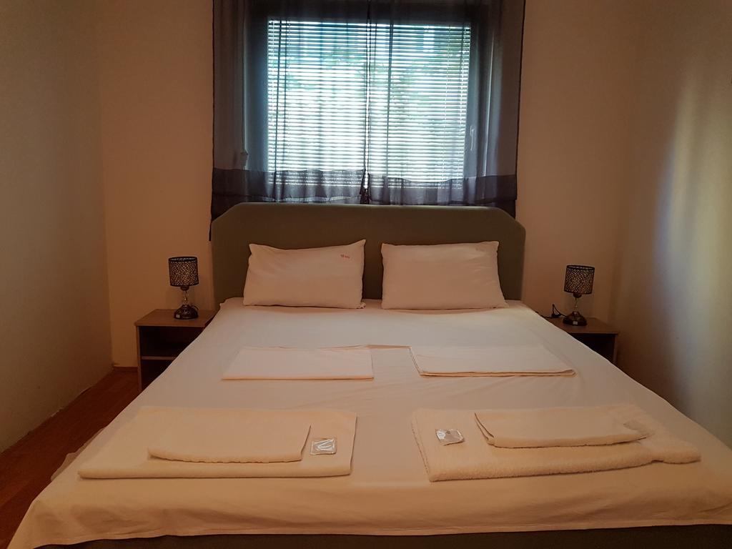 Lira Inn Ni Εξωτερικό φωτογραφία
