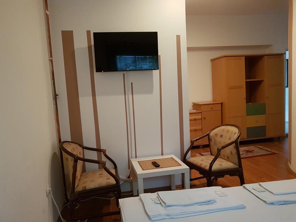 Lira Inn Ni Εξωτερικό φωτογραφία
