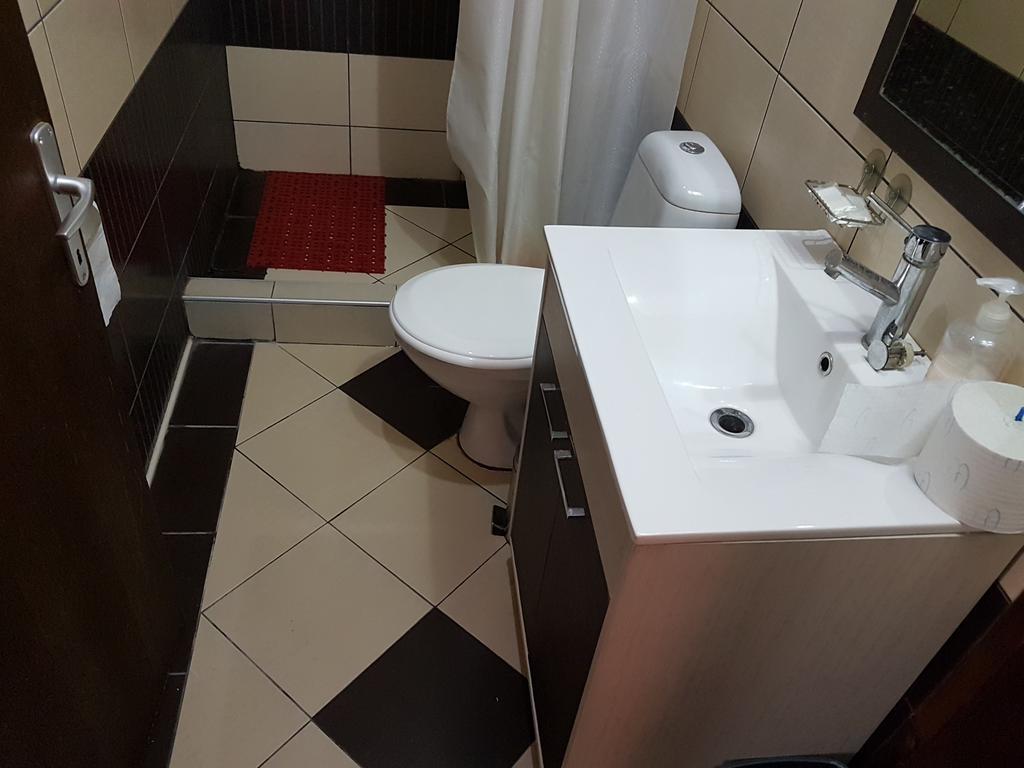 Lira Inn Ni Εξωτερικό φωτογραφία