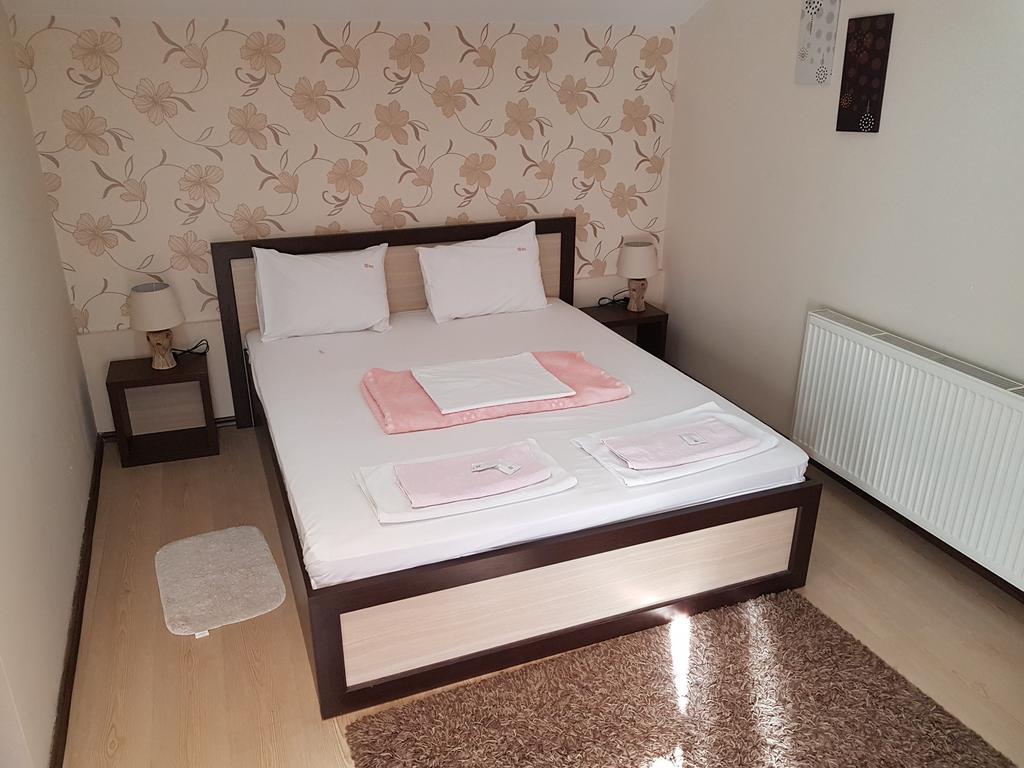 Lira Inn Ni Εξωτερικό φωτογραφία