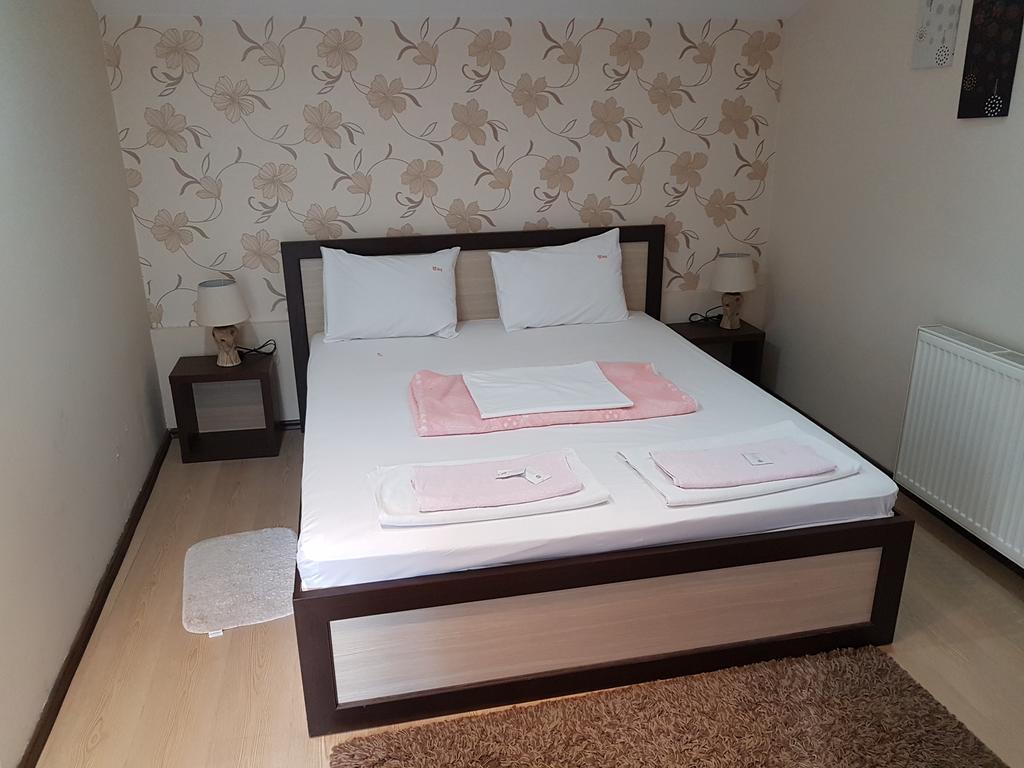 Lira Inn Ni Εξωτερικό φωτογραφία