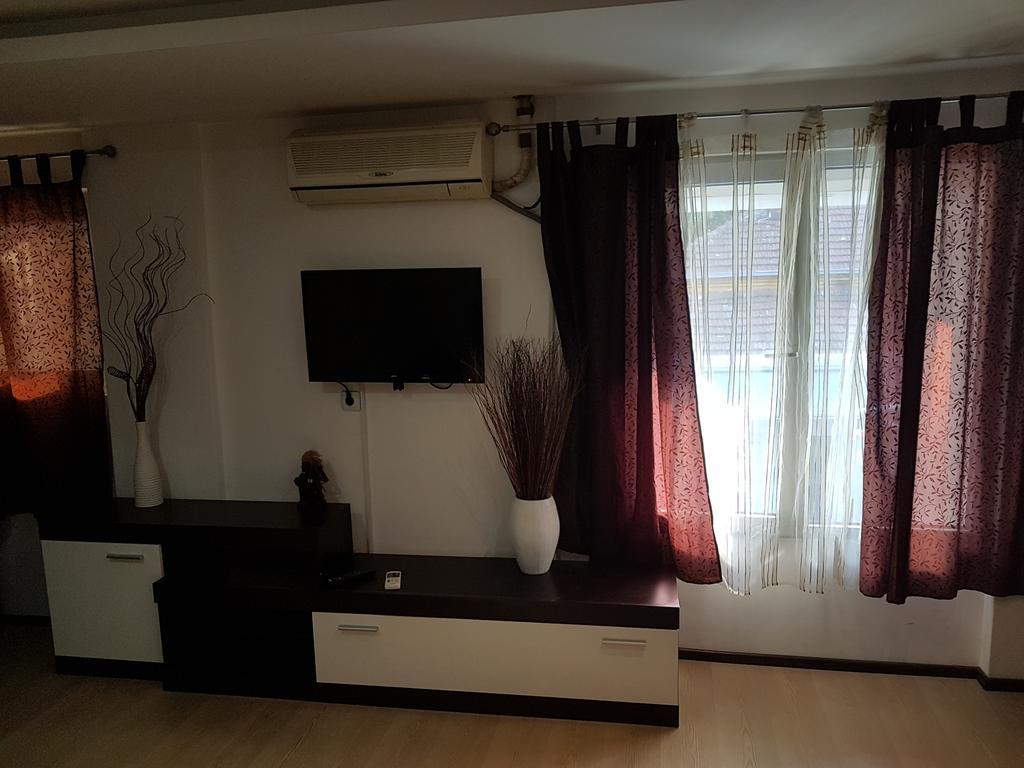 Lira Inn Ni Εξωτερικό φωτογραφία