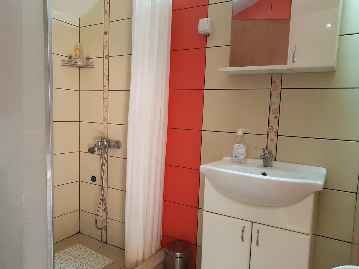 Lira Inn Ni Εξωτερικό φωτογραφία