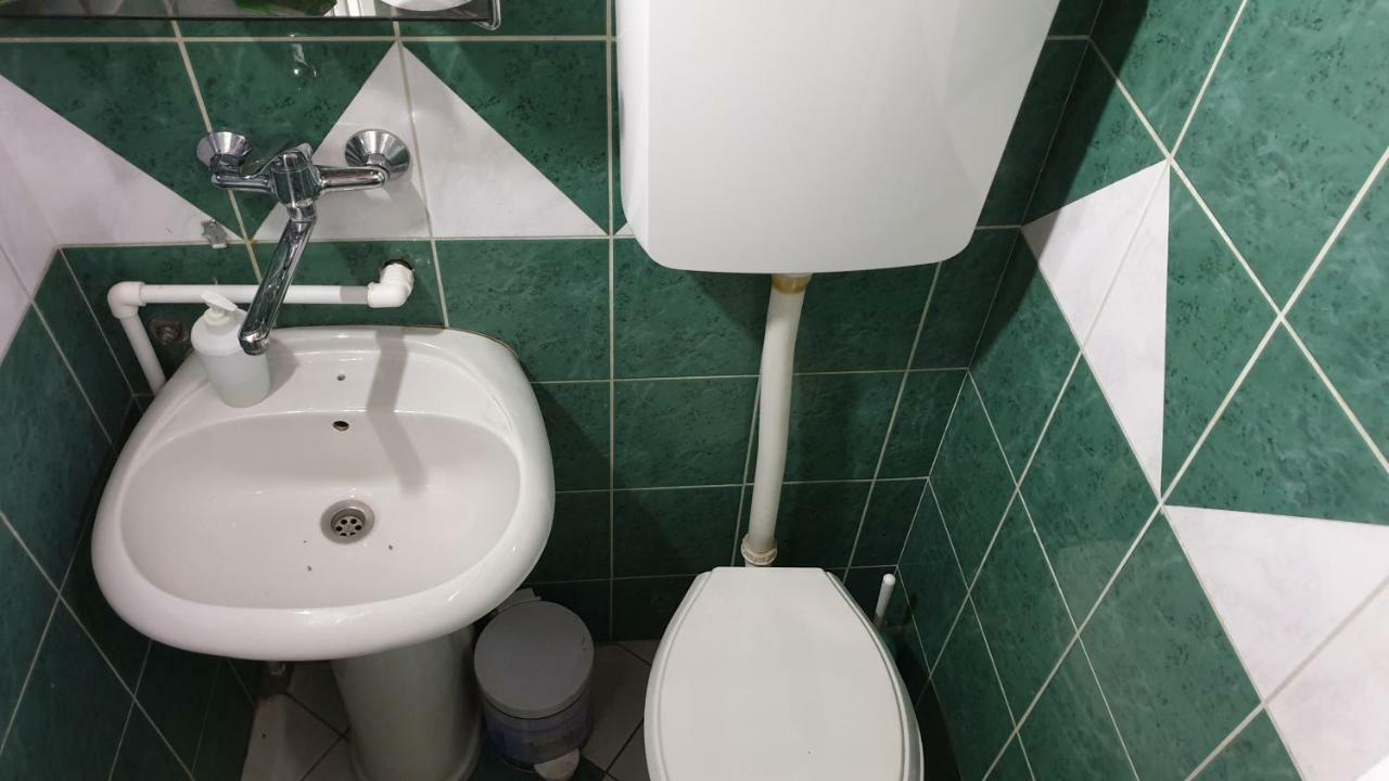 Lira Inn Ni Εξωτερικό φωτογραφία